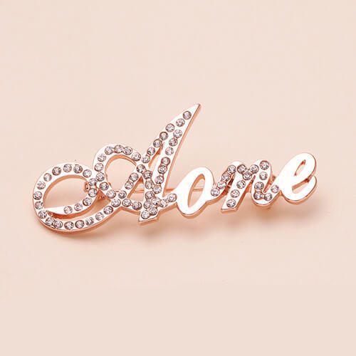 custom word brooch supplier wholesale personalized signature jewelry vendor hong kong